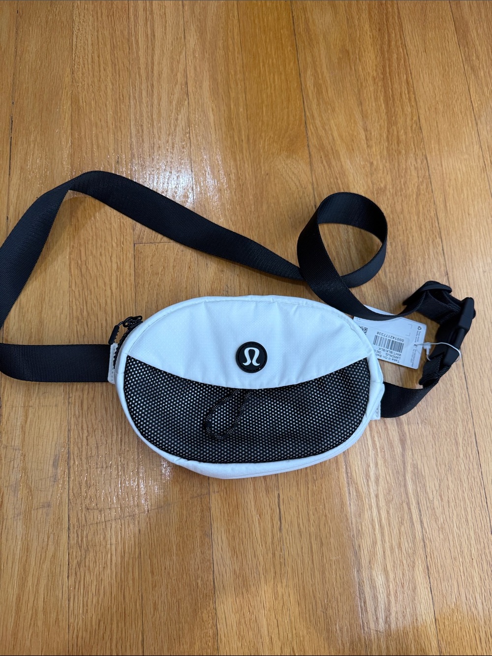 lululemon athletica Take It On White and Black Mesh Waist Pack